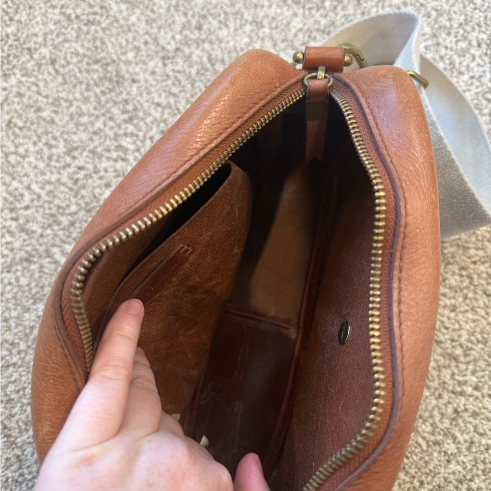 Madewell Transport Camera Crossbody Bag - Picture 6 of 7